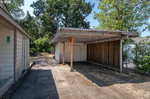 881 NE Newton Creek Dr, Roseburg, OR 97470 - Photo 40