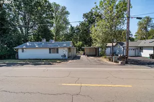 881 NE Newton Creek Dr, Roseburg, OR 97470 - Photo 4