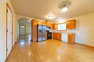 10538 SE Holgate Blvd, Portland, OR 97266 - Photo 4