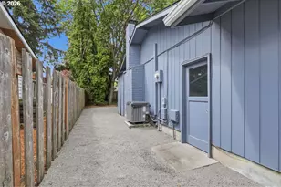 19970 SW Joann Ct, Beaverton, OR 97003 - Photo 36