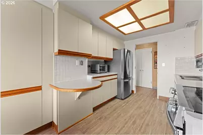 2323 SW Park Pl #706, Portland, OR 97205 - Photo 20