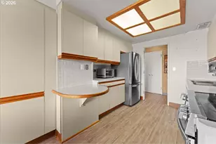 2323 SW Park Pl, Portland, OR 97205 - Photo 20