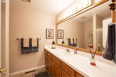 90150 Shore Ln, Eugene, OR 97402 - Photo 32