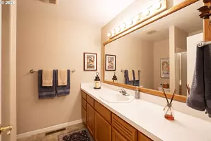 90150 Shore Ln, Eugene, OR 97402 - Photo 32