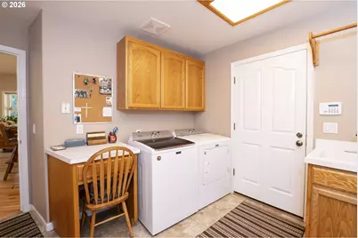 90150 Shore Ln, Eugene, OR 97402 - Photo 30