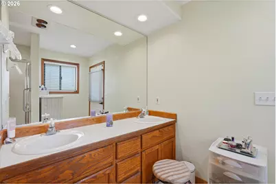 1050 NW Jackson St, Hillsboro, OR 97124 - Photo 16