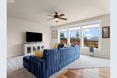 10884 SE Lenore St, Happy Valley, OR 97086 - Photo 12