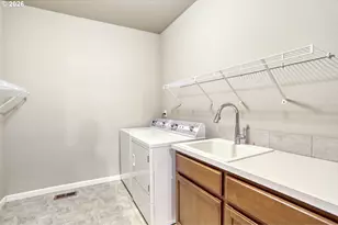 2141 Thomas Way, Hubbard, OR 97032 - Photo 20