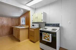 652 Chapman St, Gilchrist, OR 97737 - Photo 8