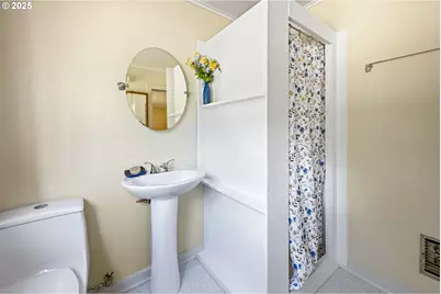 652 Chapman St, Gilchrist, OR 97737 - Photo 16