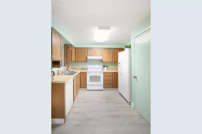 528 NW 1st St, Warrenton, OR 97146 - Photo 8