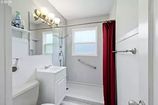 7131 NE Roselawn St, Portland, OR 97218 - Photo 14