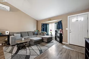 1055 Ash Grove Loop, Creswell, OR 97426 - Photo 6