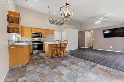 1302 SW Darci Dr, McMinnville, OR 97128 - Photo 8