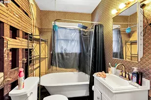 12107 SE Carlton St, Portland, OR 97266 - Photo 16