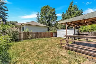 8906 N Willamette Blvd, Portland, OR 97203 - Photo 38