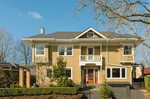 3453 NE Irving St, Portland, OR 97232 - Photo 2