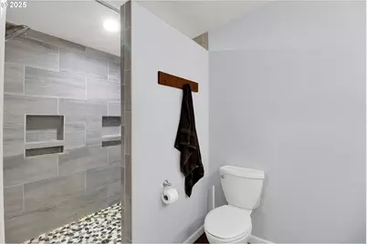 93215 Long Tom Dr, Cheshire, OR 97419 - Photo 22