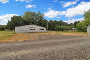 93215 Long Tom Dr, Cheshire, OR 97419 - Photo 34
