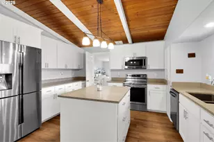 93215 Long Tom Dr, Cheshire, OR 97419 - Photo 12