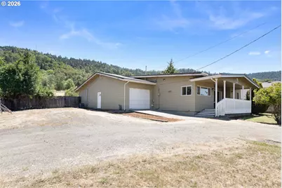 1402 Lookingglass Rd, Roseburg, OR 97471 - Photo 34