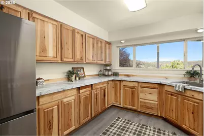 1402 Lookingglass Rd, Roseburg, OR 97471 - Photo 10
