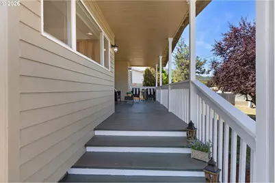 1402 Lookingglass Rd, Roseburg, OR 97471 - Photo 2