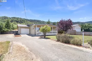 1402 Lookingglass Rd, Roseburg, OR 97471 - Photo 36