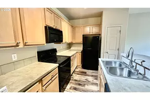 38549 Cascadia Village Dr, Sandy, OR 97055 - Photo 4