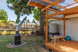 10245 SE Raymond St, Portland, OR 97266 - Photo 24