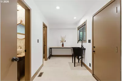 6200 SW Round Hill Way, Portland, OR 97221 - Photo 36