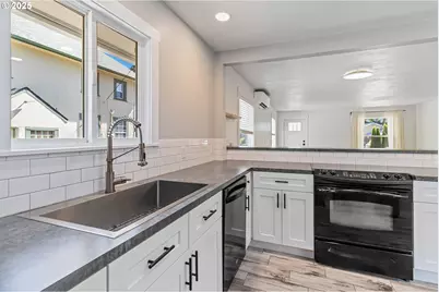 753 SE Sumner St, Camas, WA 98607 - Photo 16