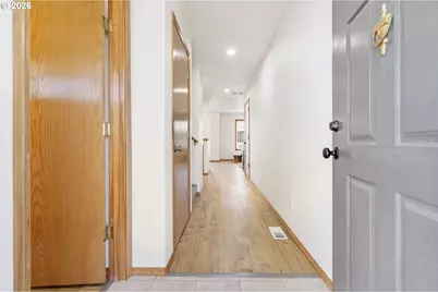 42036 NW Elmhurst Ct, Banks, OR 97106 - Photo 4