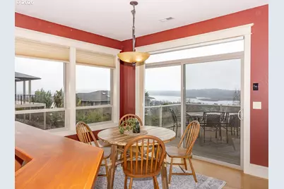 578 W Dogwood St, Washougal, WA 98671 - Photo 8