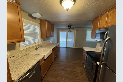 22630 NE Schuyler St, Fairview, OR 97024 - Photo 2