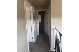 22630 NE Schuyler St, Fairview, OR 97024 - Photo 8