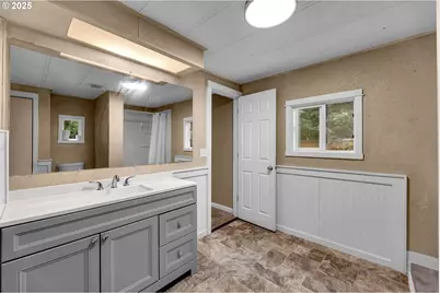 300 E Jones St, Yacolt, WA 98675 - Photo 22