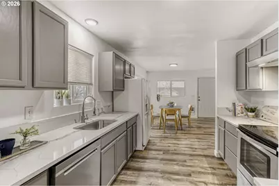 9002 NE Prescott St, Portland, OR 97220 - Photo 8