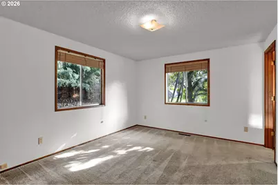 27366 4th St, Junction City, OR 97448 - Photo 6