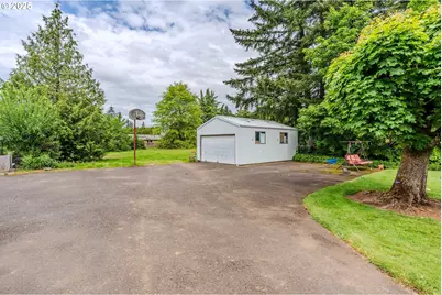 17941 SE Main St, Portland, OR 97233 - Photo 8