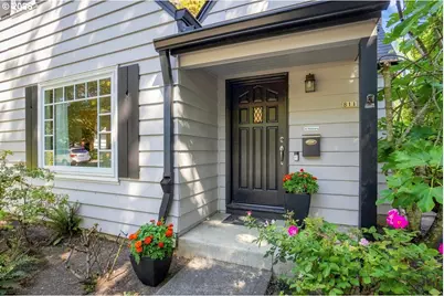 811 SW Evans St, Portland, OR 97219 - Photo 2