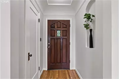 811 SW Evans St, Portland, OR 97219 - Photo 4