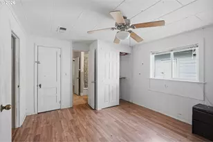 218 SW Westholm Ave, Grants Pass, OR 97526 - Photo 28