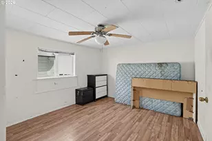 218 SW Westholm Ave, Grants Pass, OR 97526 - Photo 14