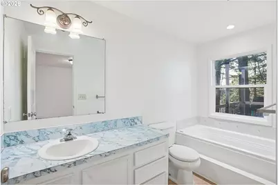 5568 SE Flavel Dr, Portland, OR 97206 - Photo 16