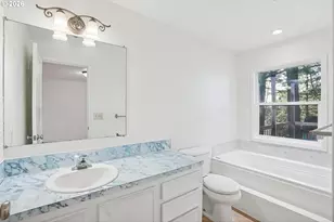 5568 SE Flavel Dr, Portland, OR 97206 - Photo 16