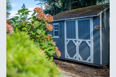 888 Wilson St, Woodburn, OR 97071 - Photo 32