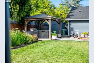 888 Wilson St, Woodburn, OR 97071 - Photo 38