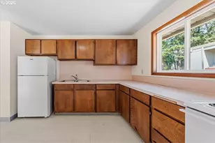 13693 SW 64th Ave, Portland, OR 97219 - Photo 6