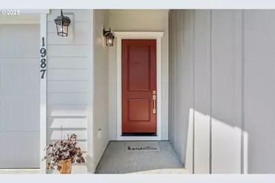 1987 NE Currin Creek Dr, Estacada, OR 97023 - Photo 4